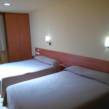 Hostal Sant Sadurni Sant Sadurní dʼAnoia Buitenkant foto