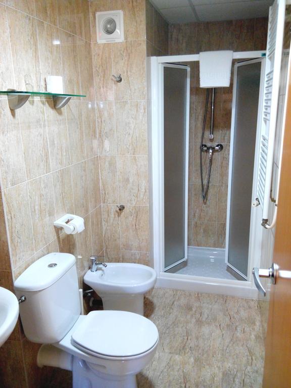 Hostal Sant Sadurni Sant Sadurní dʼAnoia Kamer foto
