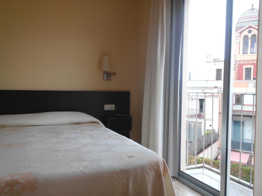 Hostal Sant Sadurni Sant Sadurní dʼAnoia Kamer foto