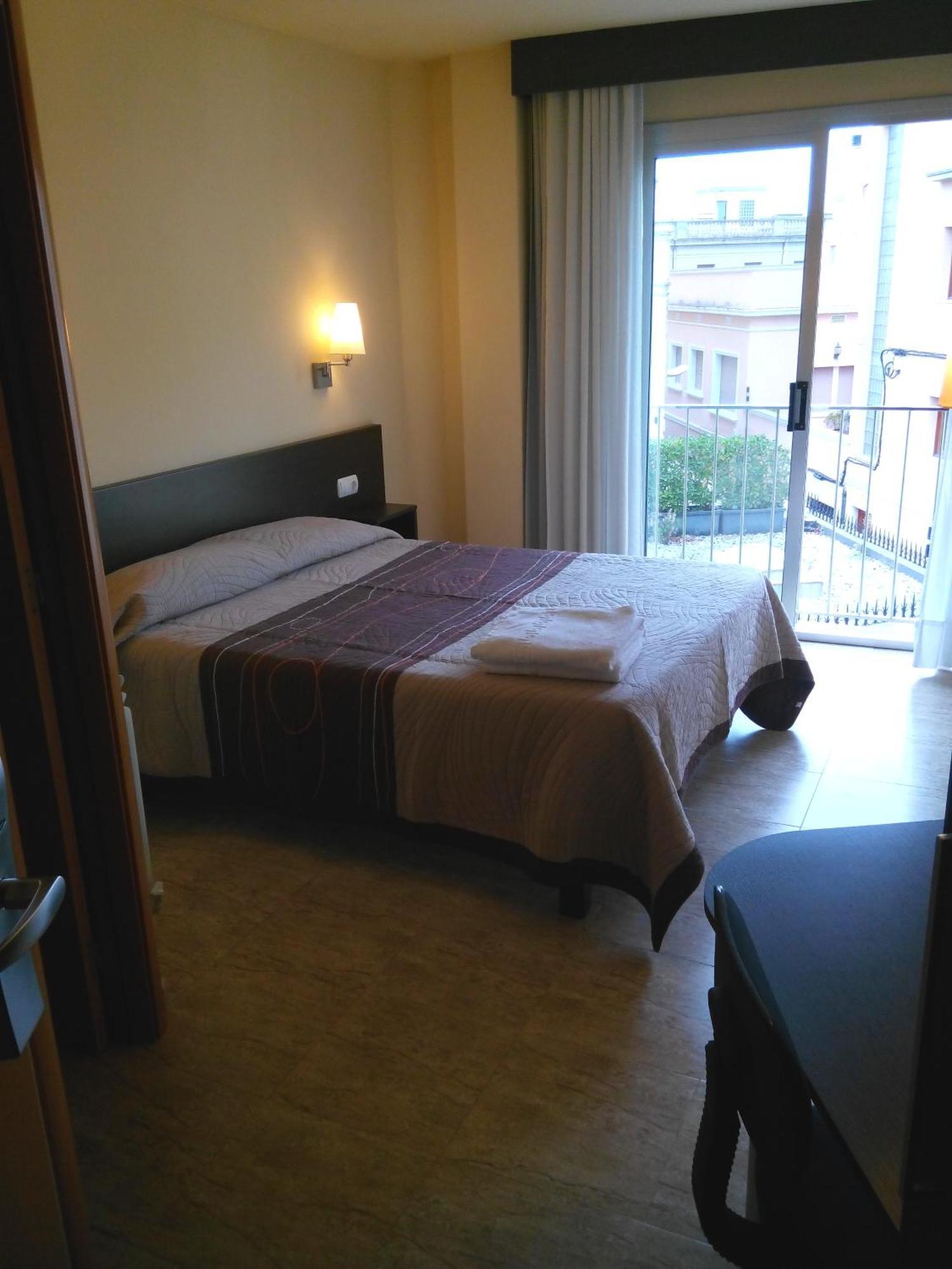 Hostal Sant Sadurni Sant Sadurní dʼAnoia Kamer foto