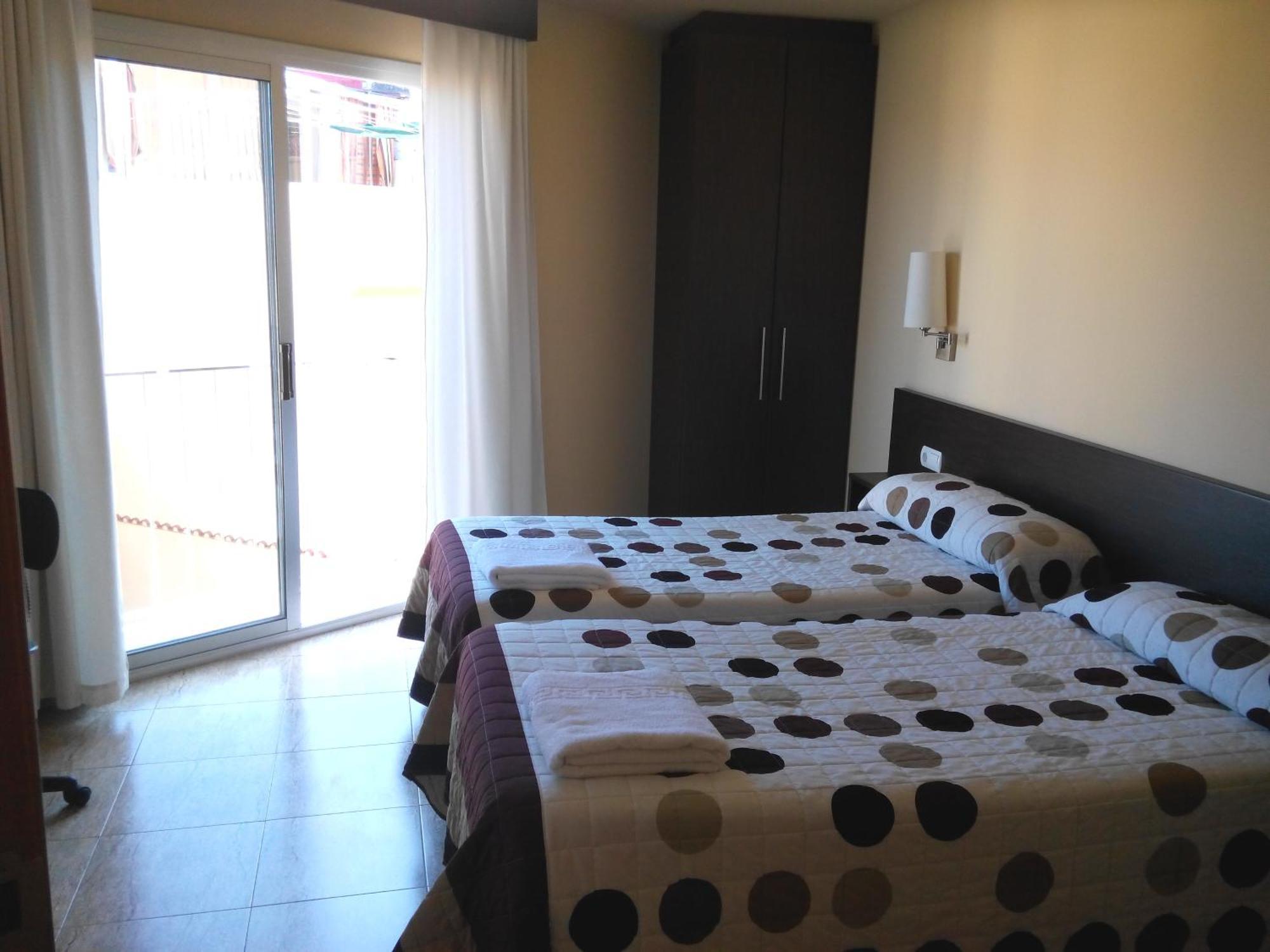 Hostal Sant Sadurni Sant Sadurní dʼAnoia Kamer foto