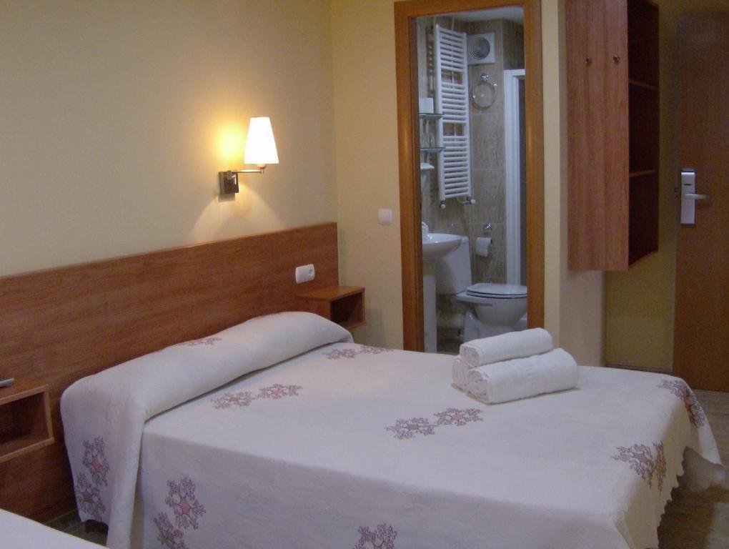 Hostal Sant Sadurni Sant Sadurní dʼAnoia Kamer foto