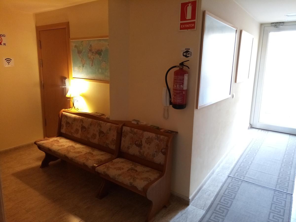 Hostal Sant Sadurni Sant Sadurní dʼAnoia Buitenkant foto